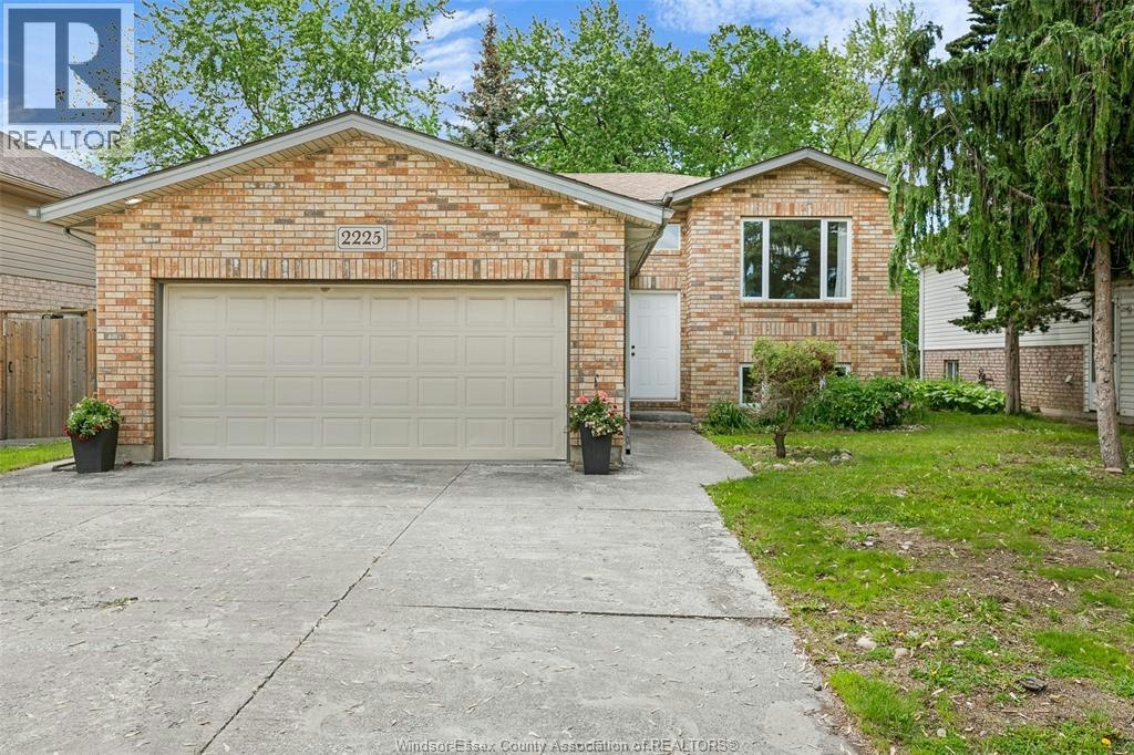 2225 Longfellow Avenue, Windsor, ON, N9B 3J7