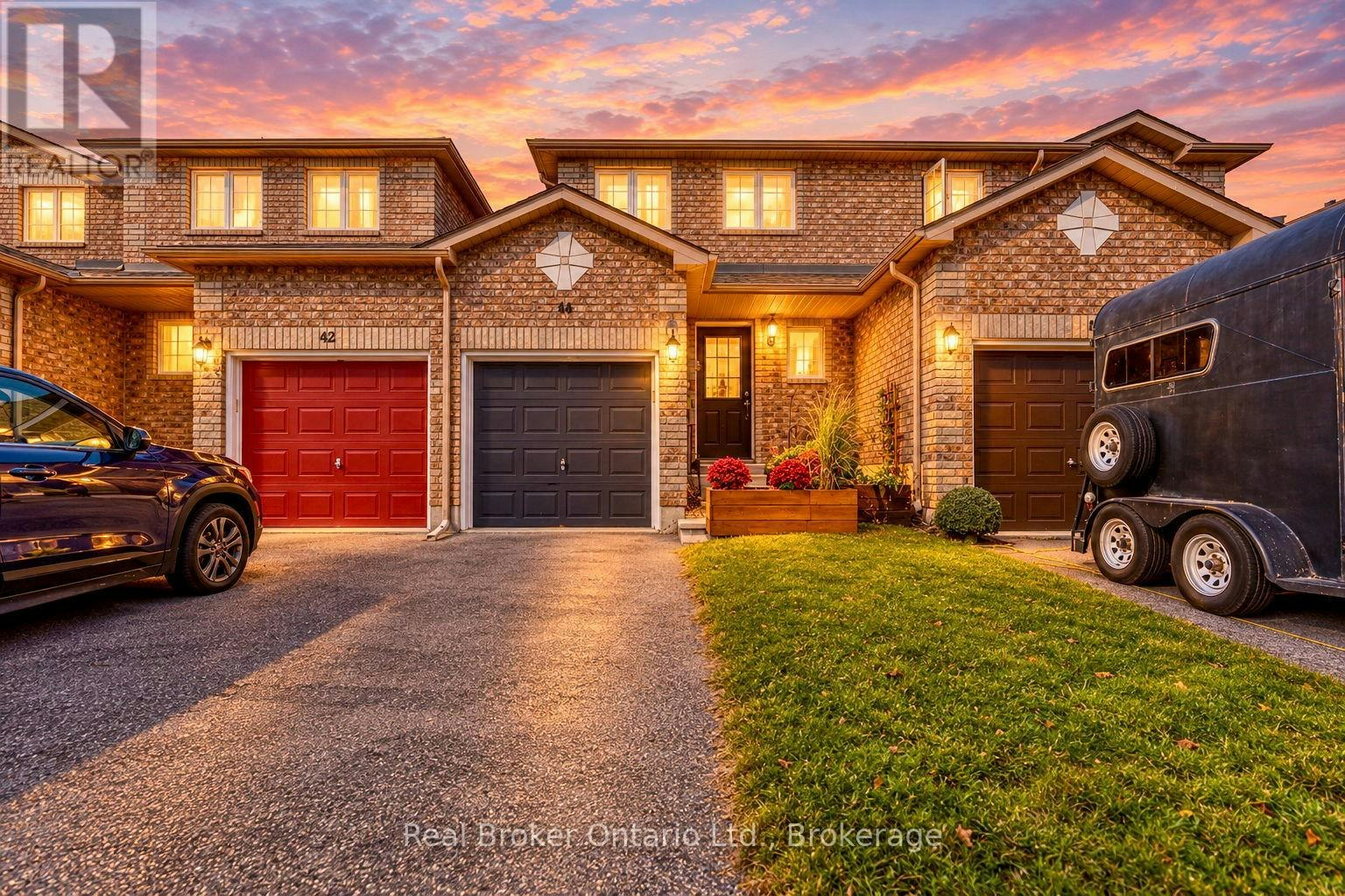 44 Monarchy Street, Barrie, ON, L4M 7K1