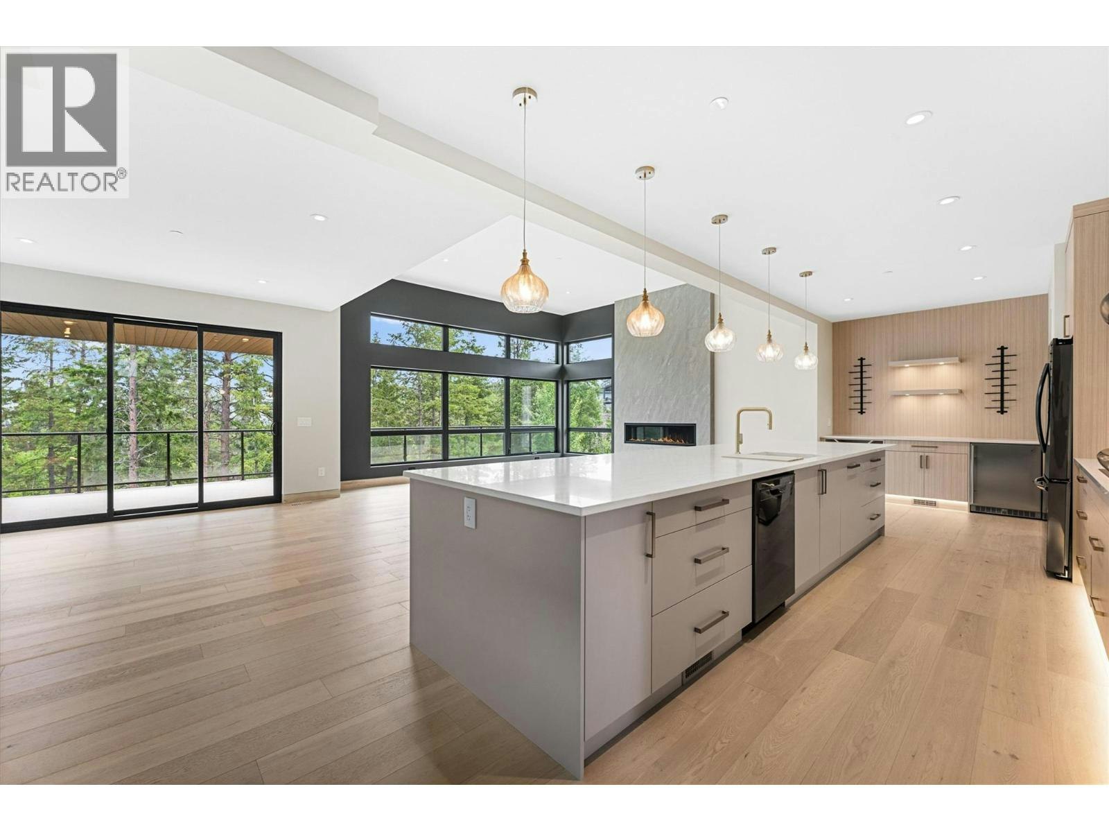 10313 Long Road, Lake Country, BC, V4V 0A9 - 10