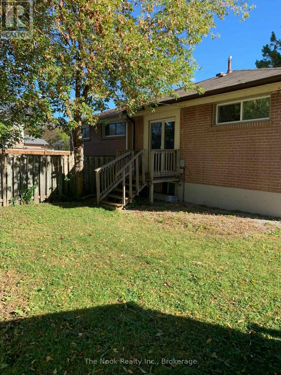 UPPER-210 Dovedale Drive, Whitby, ON, L1N 1Z6 - 10