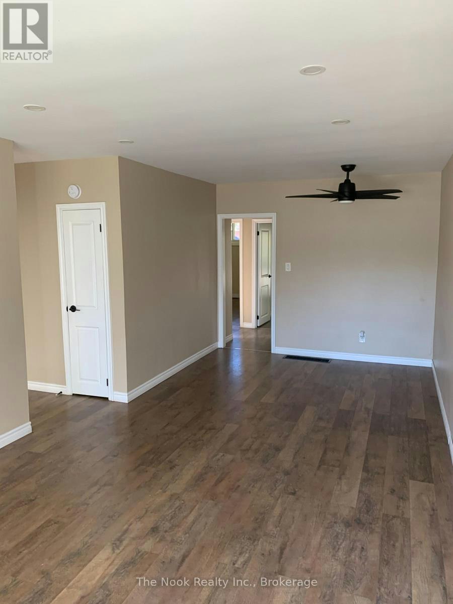 UPPER-210 Dovedale Drive, Whitby, ON, L1N 1Z6 - 6