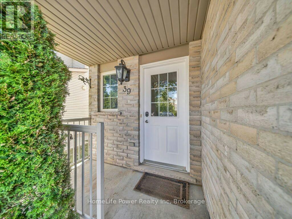 39 Reistview Street, Kitchener, ON, N2E 4H3 - 2