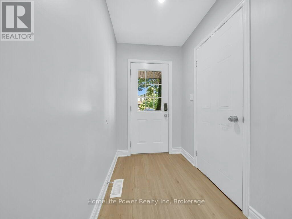 39 Reistview Street, Kitchener, ON, N2E 4H3 - 4