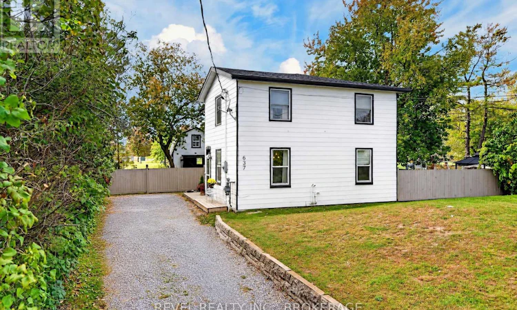 637 Collins Bay Road