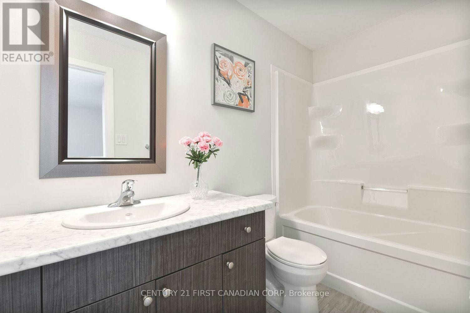 100-2070 Meadowgate Boulevard, London, ON, N6M 1C6 - 16