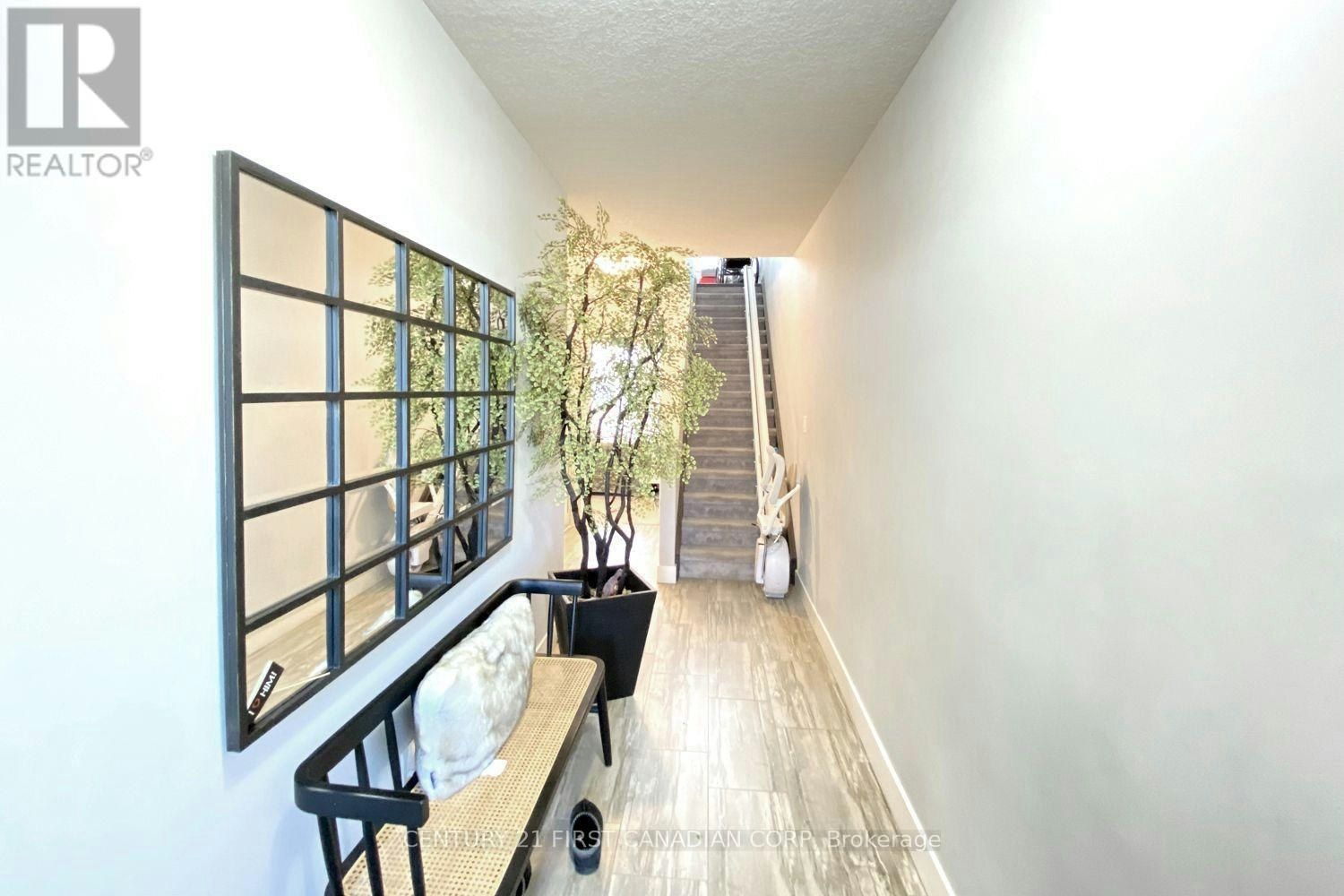 100-2070 Meadowgate Boulevard, London, ON, N6M 1C6 - 3