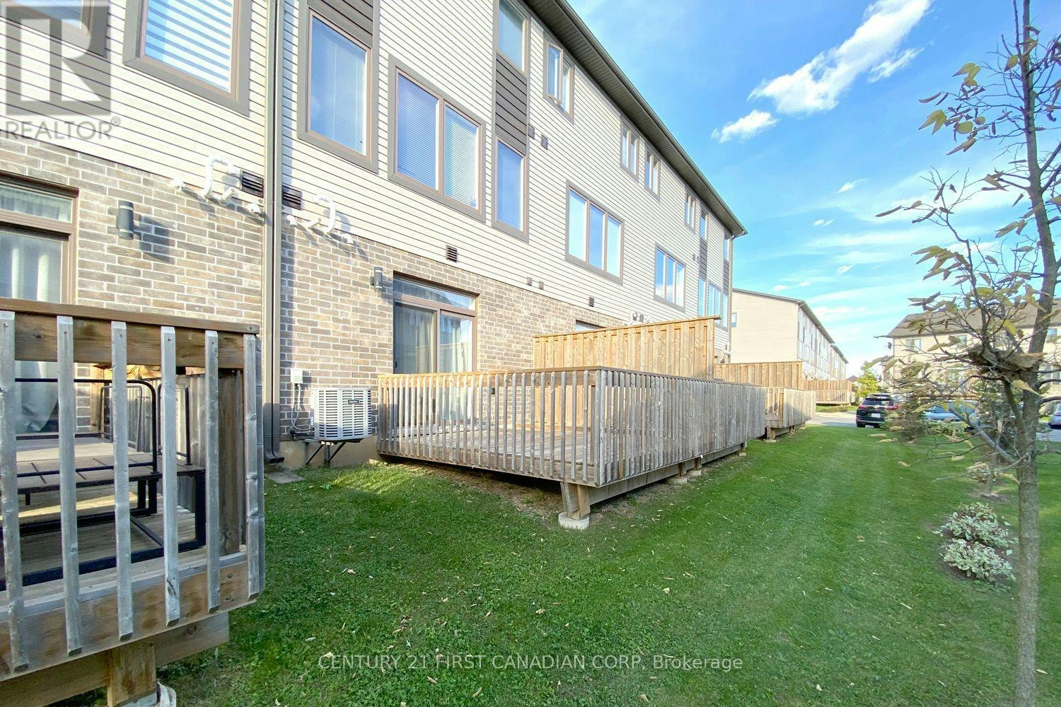 100-2070 Meadowgate Boulevard, London, ON, N6M 1C6 - 18