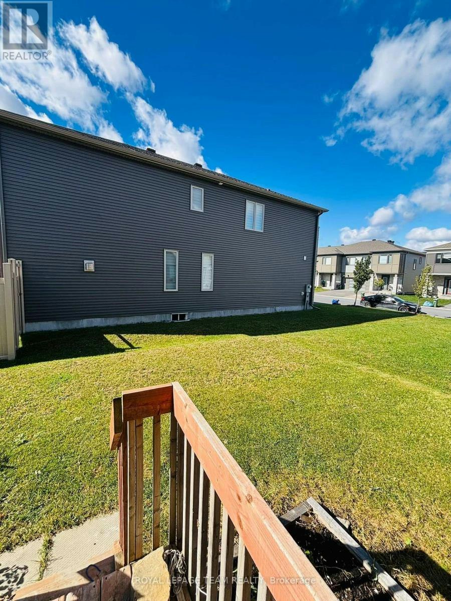 1096 Apolune Street, Ottawa, ON, K2J 6N8 - 25