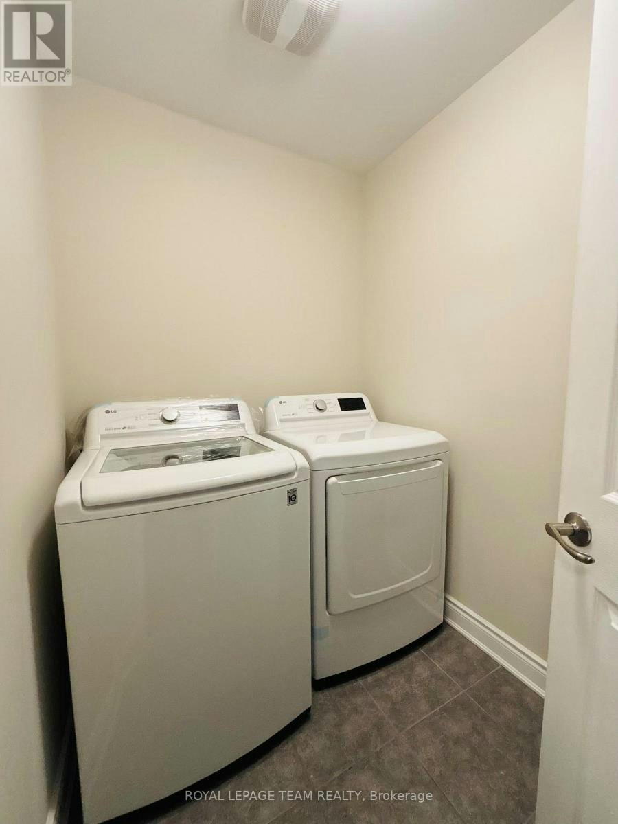1096 Apolune Street, Ottawa, ON, K2J 6N8 - 21