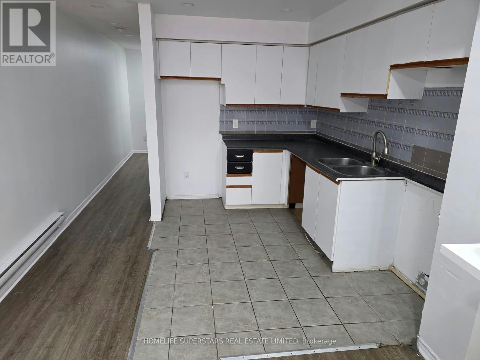 1843 Davenport Road, Toronto, ON, M6N 1B8 4