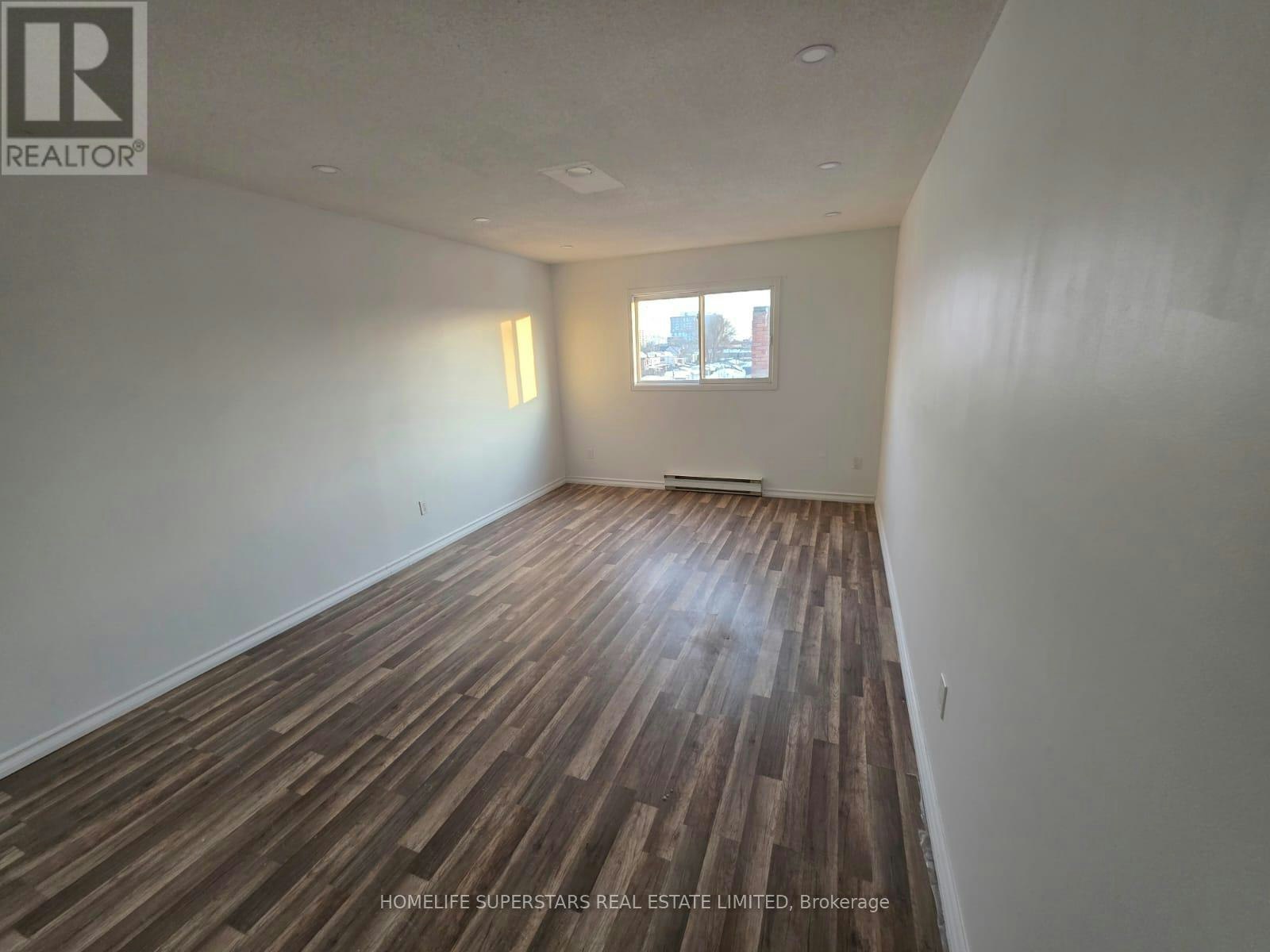 1843 Davenport Road, Toronto, ON, M6N 1B8 1