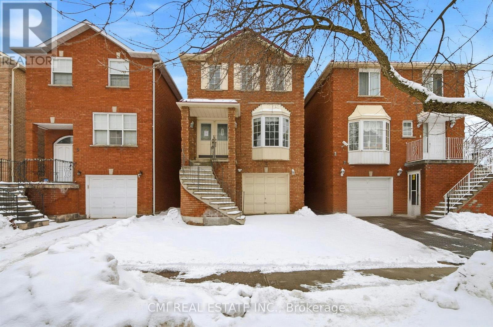 3 Forest Point Drive, Toronto, ON, M6M 5E8