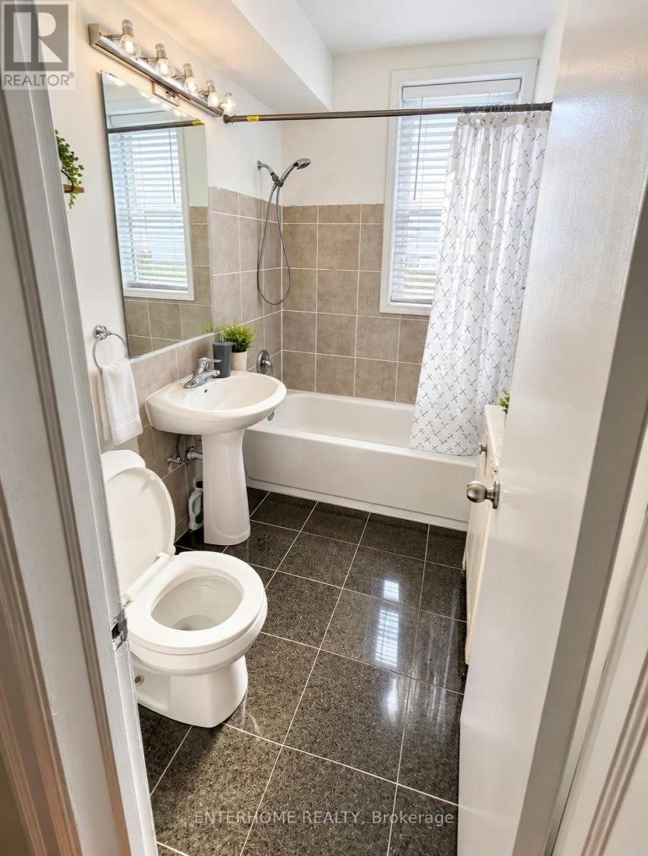 3-51 Queen Street, Brampton, ON, L6W 2A7 3