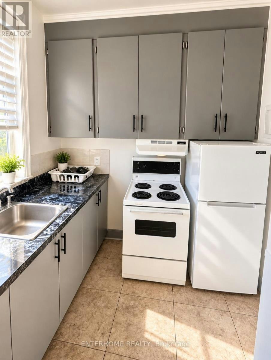 3-51 Queen Street, Brampton, ON, L6W 2A7 4