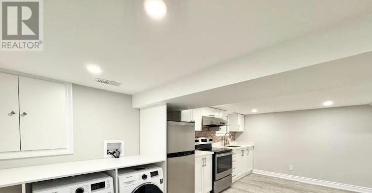 47 Chamberlain Avenue, Toronto, ON, M6E 4J9 - 17