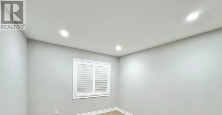 47 Chamberlain Avenue, Toronto, ON, M6E 4J9 - 10