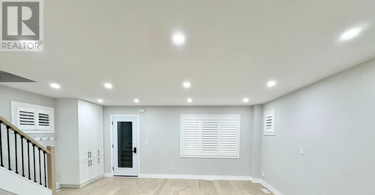 47 Chamberlain Avenue, Toronto, ON, M6E 4J9 - 5