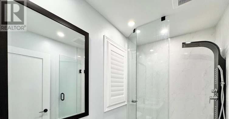 47 Chamberlain Avenue, Toronto, ON, M6E 4J9 - 14