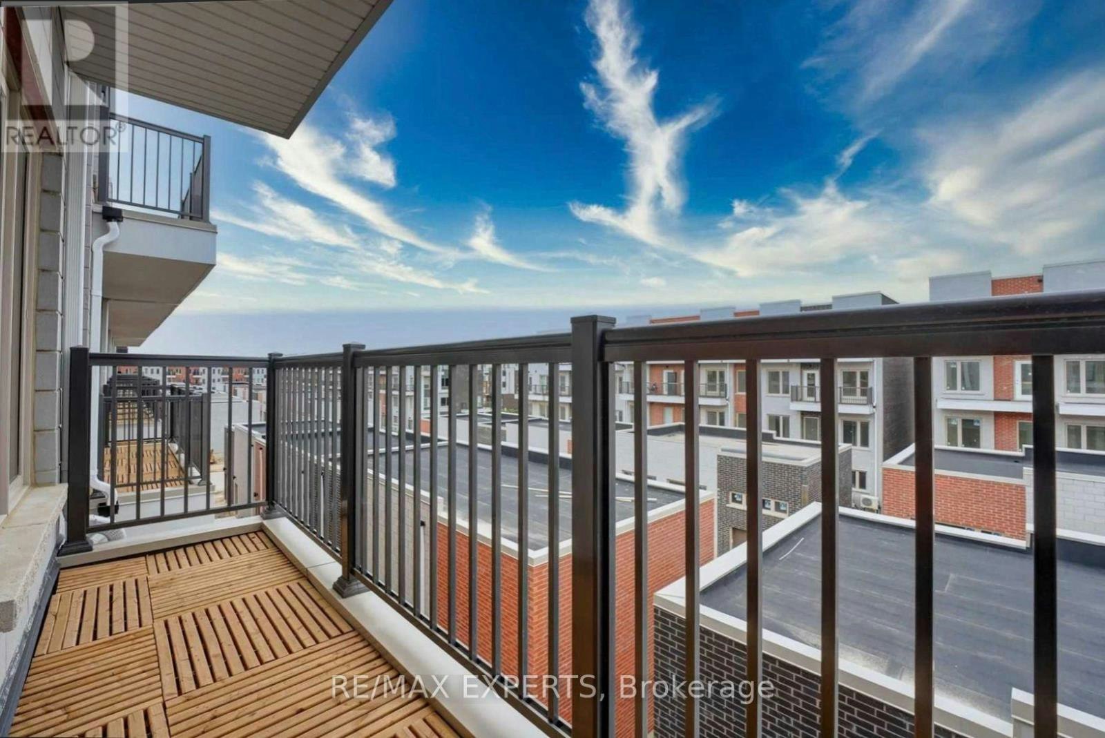 54 William Duncan Road, Toronto, ON, M3K 0C5 3