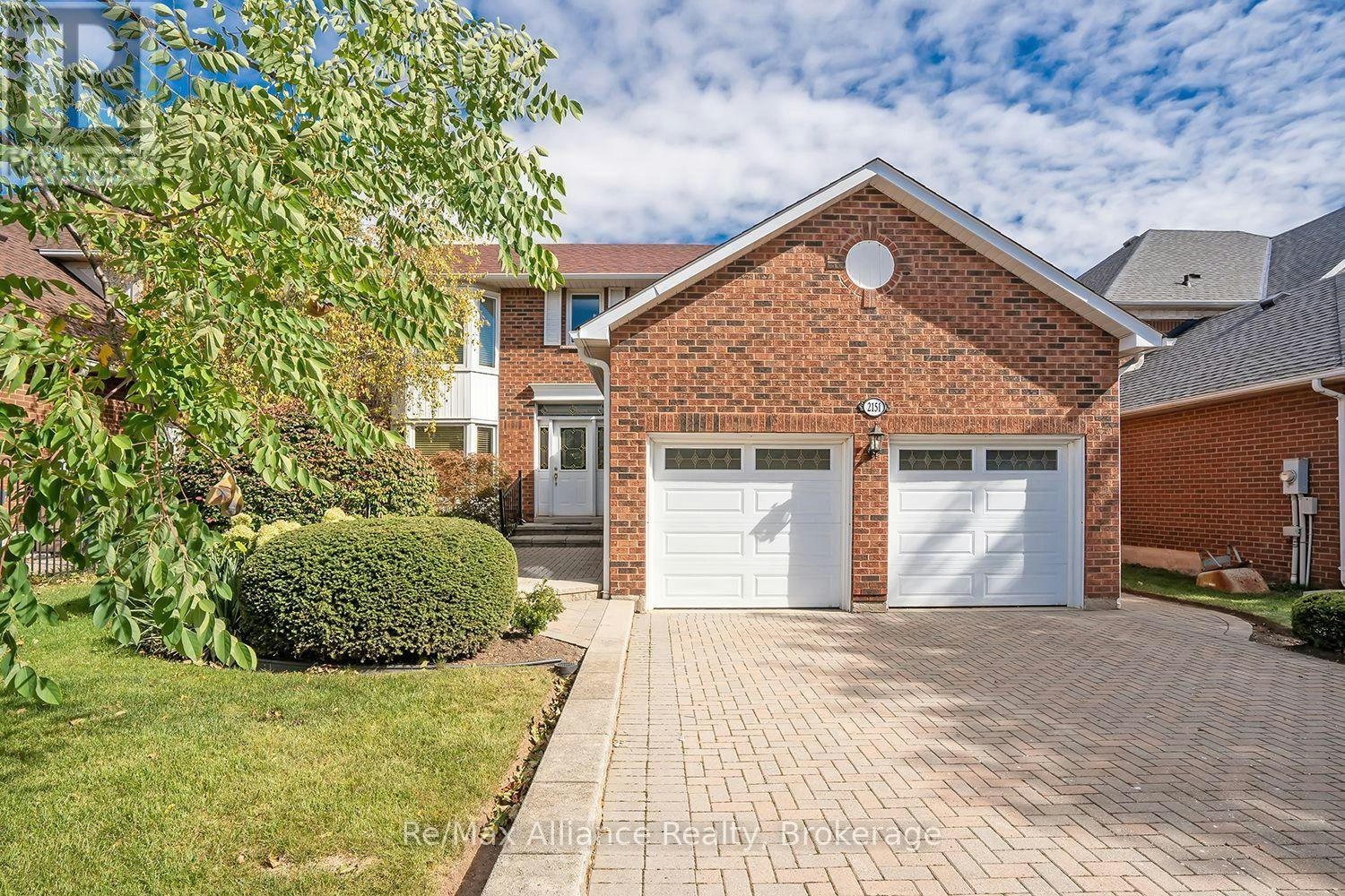 2151 Pineview Drive, Oakville, ON, L6H 5M3