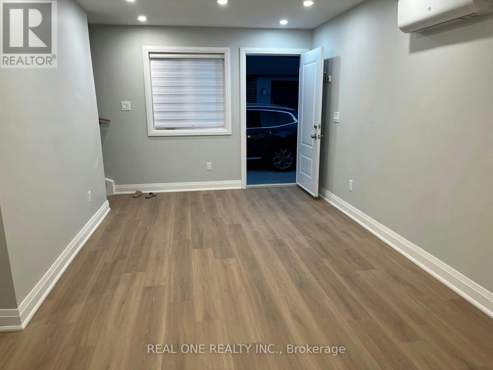 LANEWAY HOUSE-90 Douglas Avenue, Toronto, ON, M5M 1G5 - 5