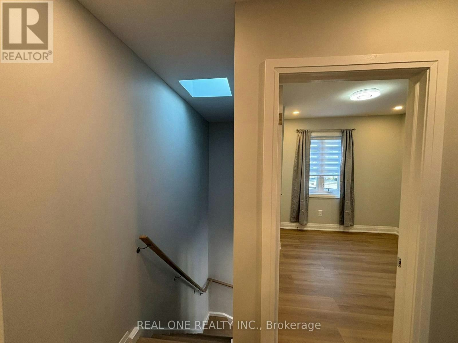 LANEWAY HOUSE-90 Douglas Avenue, Toronto, ON, M5M 1G5 - 22