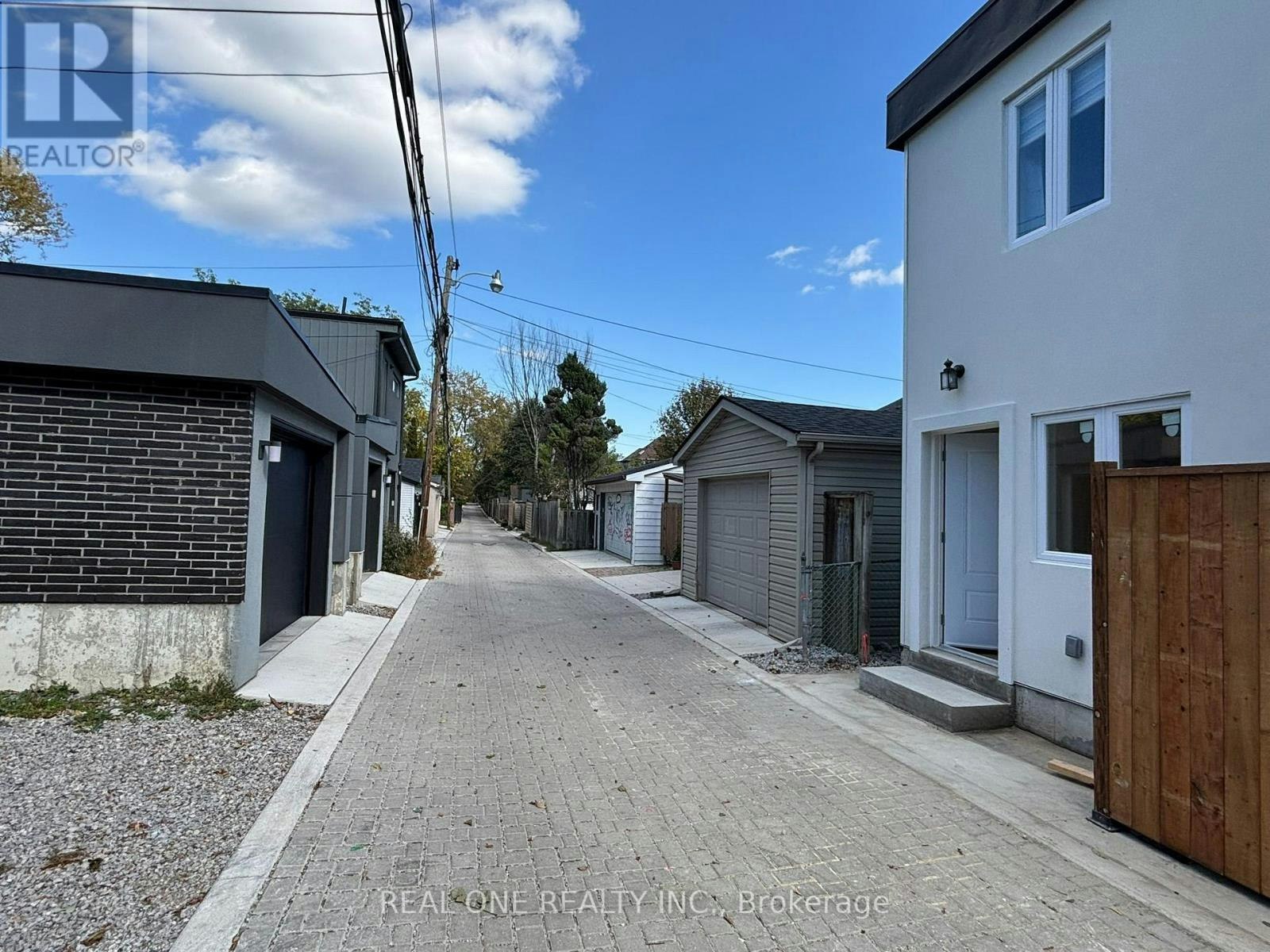 LANEWAY HOUSE-90 Douglas Avenue, Toronto, ON, M5M 1G5 - 2