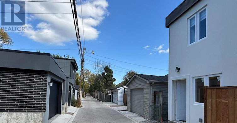 LANEWAY HOUSE-90 Douglas Avenue, Toronto, ON, M5M 1G5 - 2