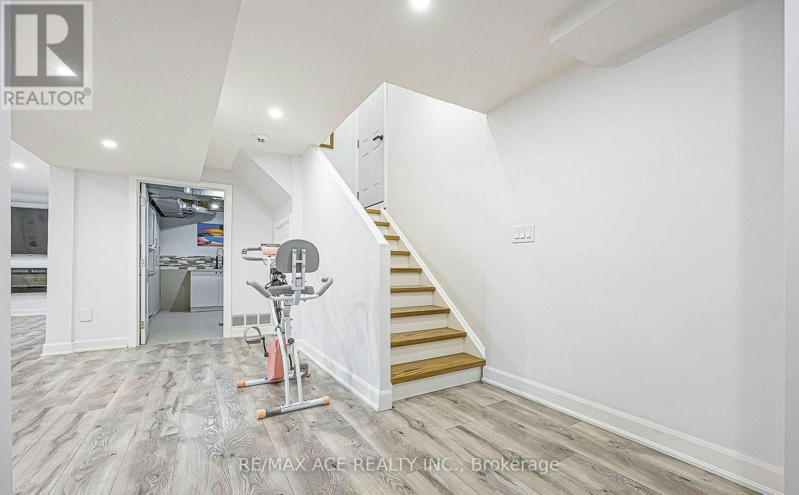 BSMT-867 Renaissance Drive, Oshawa, ON, L1J 8K6 - 2