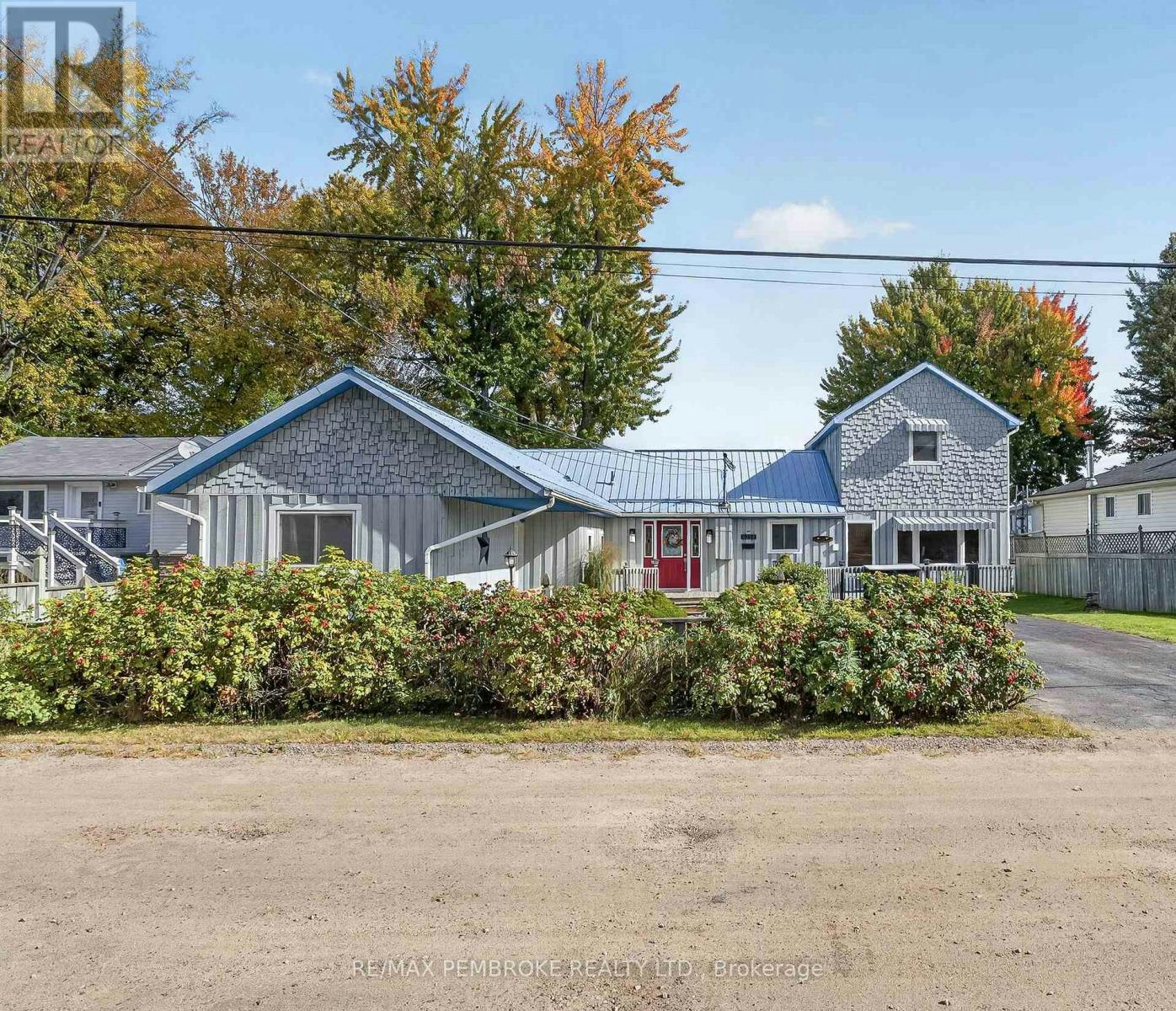1213 Burns Drive, Laurentian Valley, ON, K8A 7M9