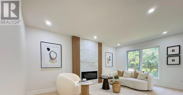 108 Berwick Crescent, Richmond Hill, ON, L4C 0B7