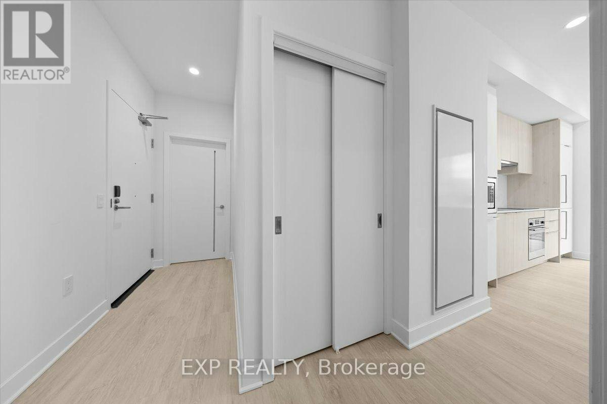 304-74 Nicholas Street, Ottawa, ON, K1N 0H2 4