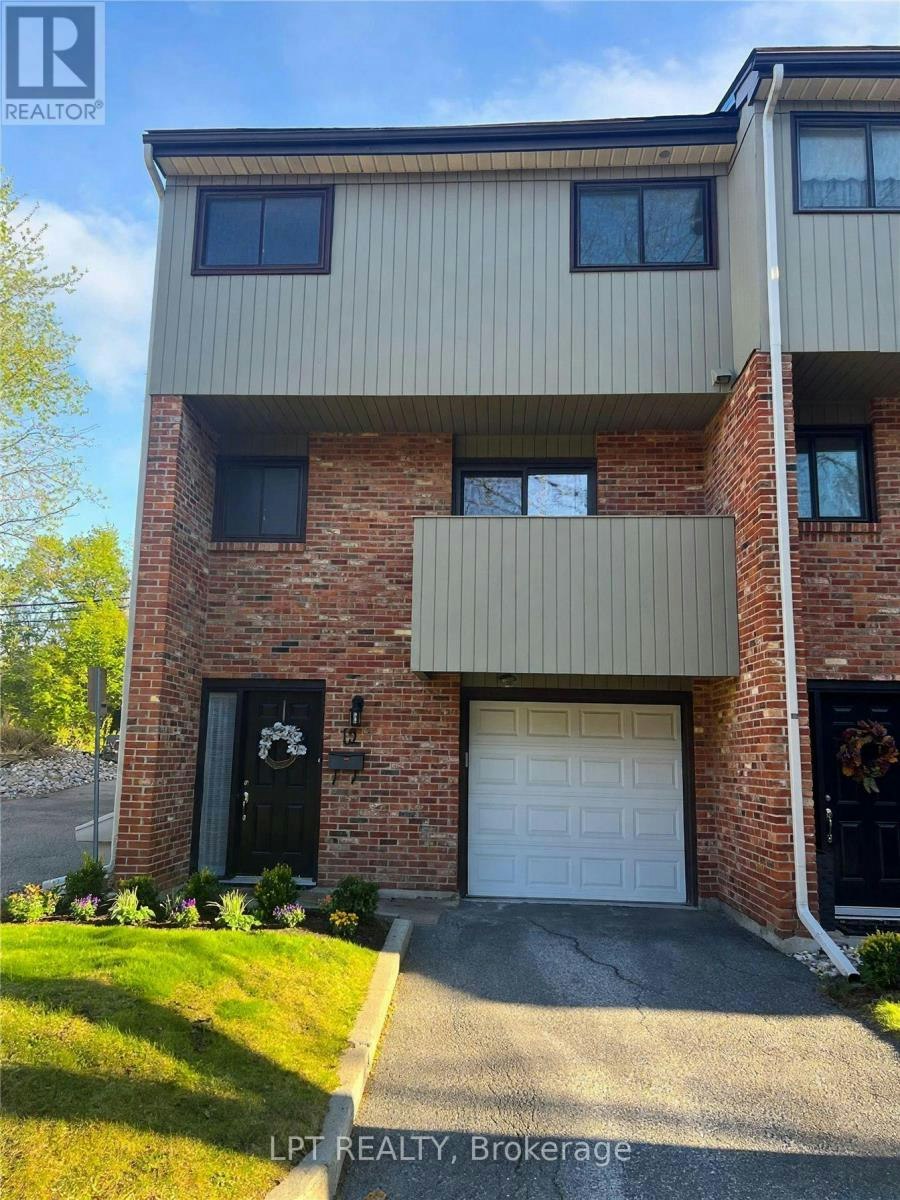 15-50 Greenbank Road, Ottawa, ON, K2H 8R3