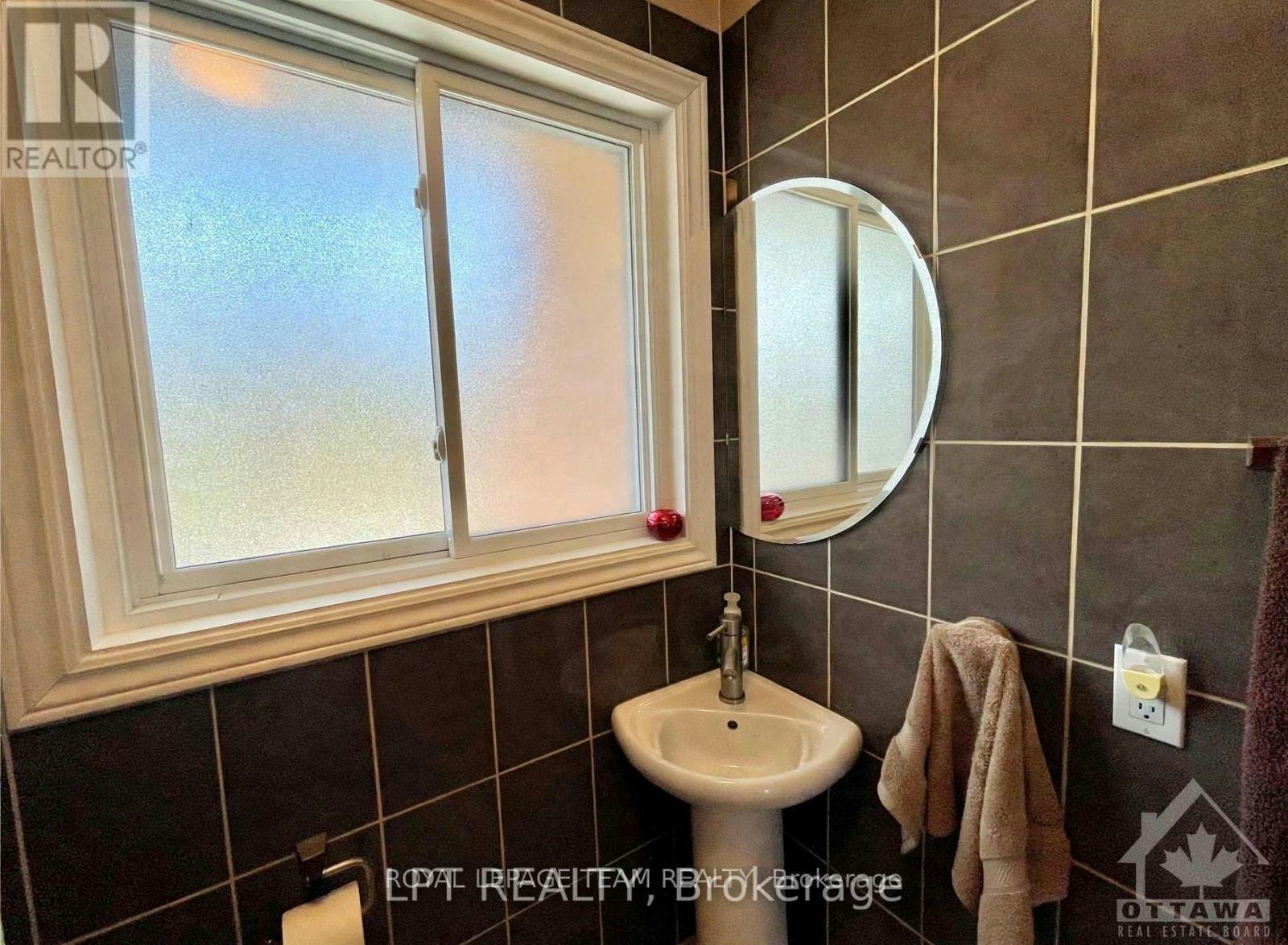15-50 Greenbank Road, Ottawa, ON, K2H 8R3 - 10