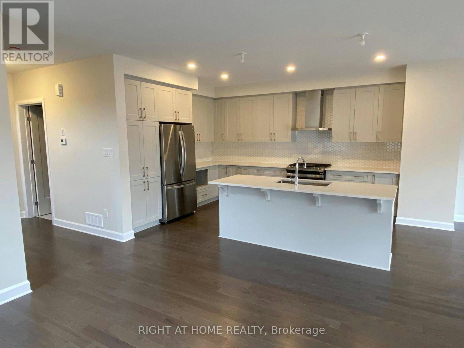 608 Moonflower Crescent, Ottawa, ON, K1T 0X8 - 4