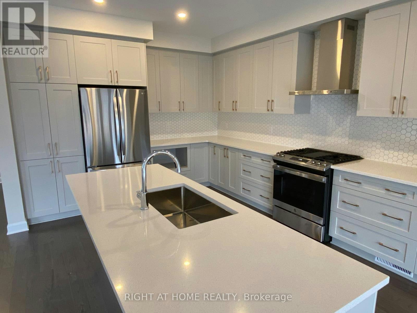 608 Moonflower Crescent, Ottawa, ON, K1T 0X8 - 5