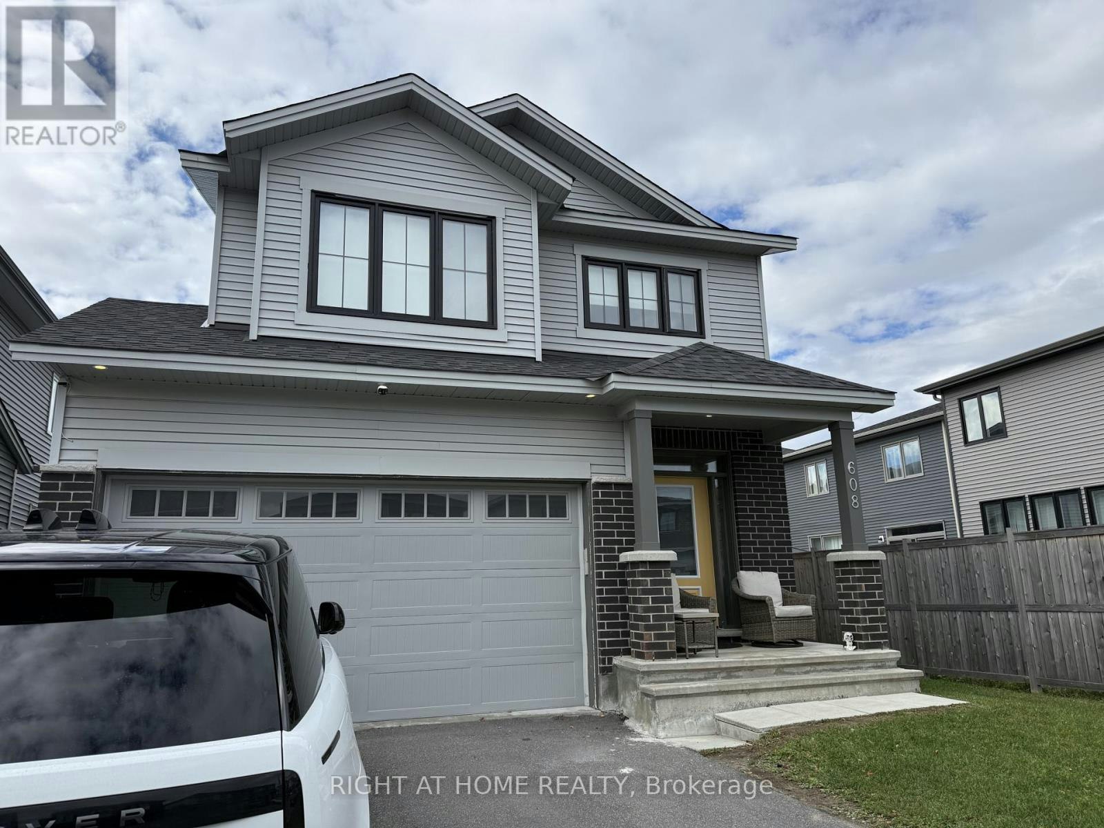 608 Moonflower Crescent, Ottawa, ON, K1T 0X8