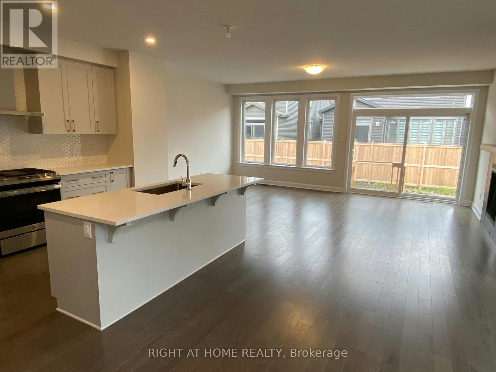 608 Moonflower Crescent, Ottawa, ON, K1T 0X8 - 2