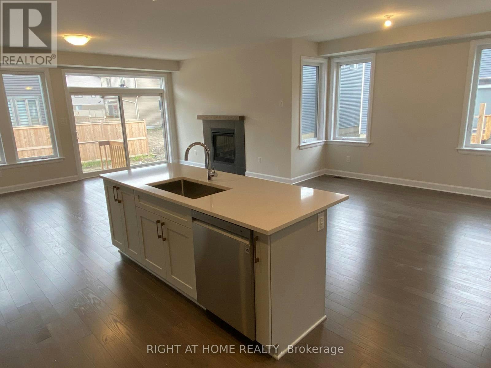 608 Moonflower Crescent, Ottawa, ON, K1T 0X8 - 8