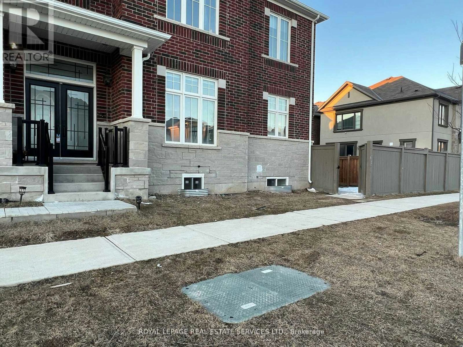 506 Kennedy Circle W, Milton, ON, L9E 1R1 - 2
