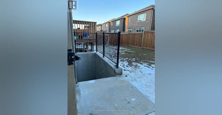 506 Kennedy Circle W, Milton, ON, L9E 1R1 - 3
