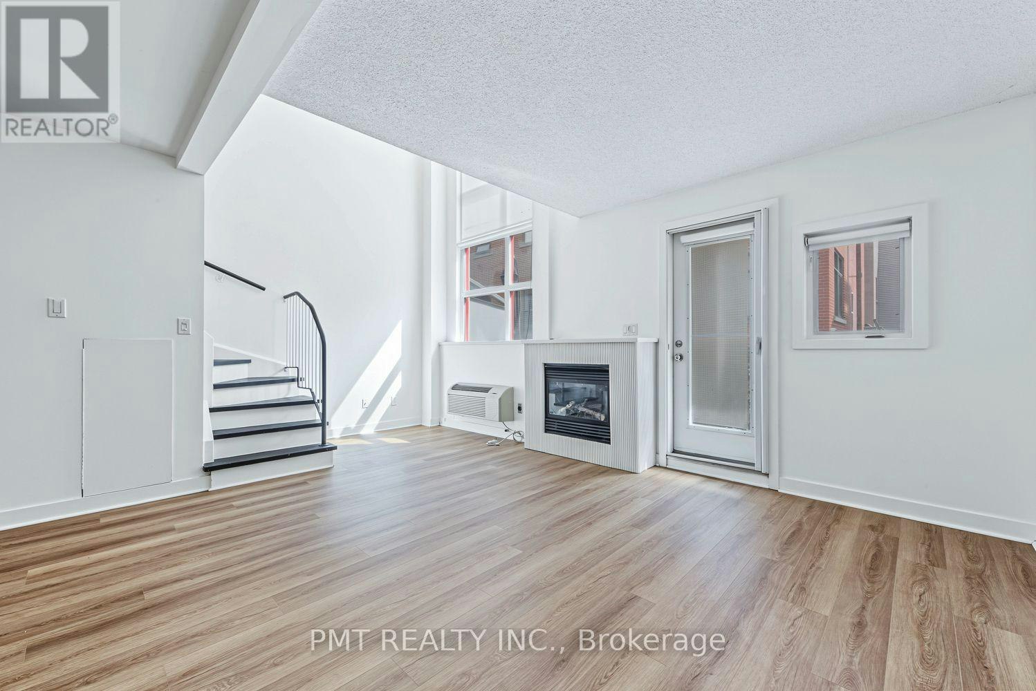 124-21 Earl Street, Toronto, ON, M4Y 3C8 - 2
