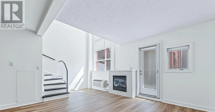 124-21 Earl Street, Toronto, ON, M4Y 3C8 - 2