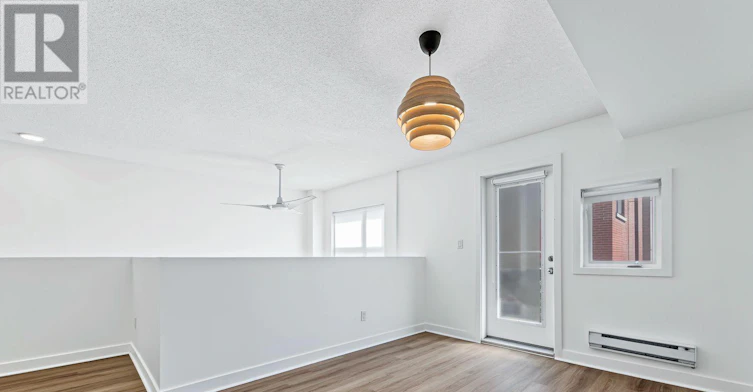 124-21 Earl Street, Toronto, ON, M4Y 3C8 - 17