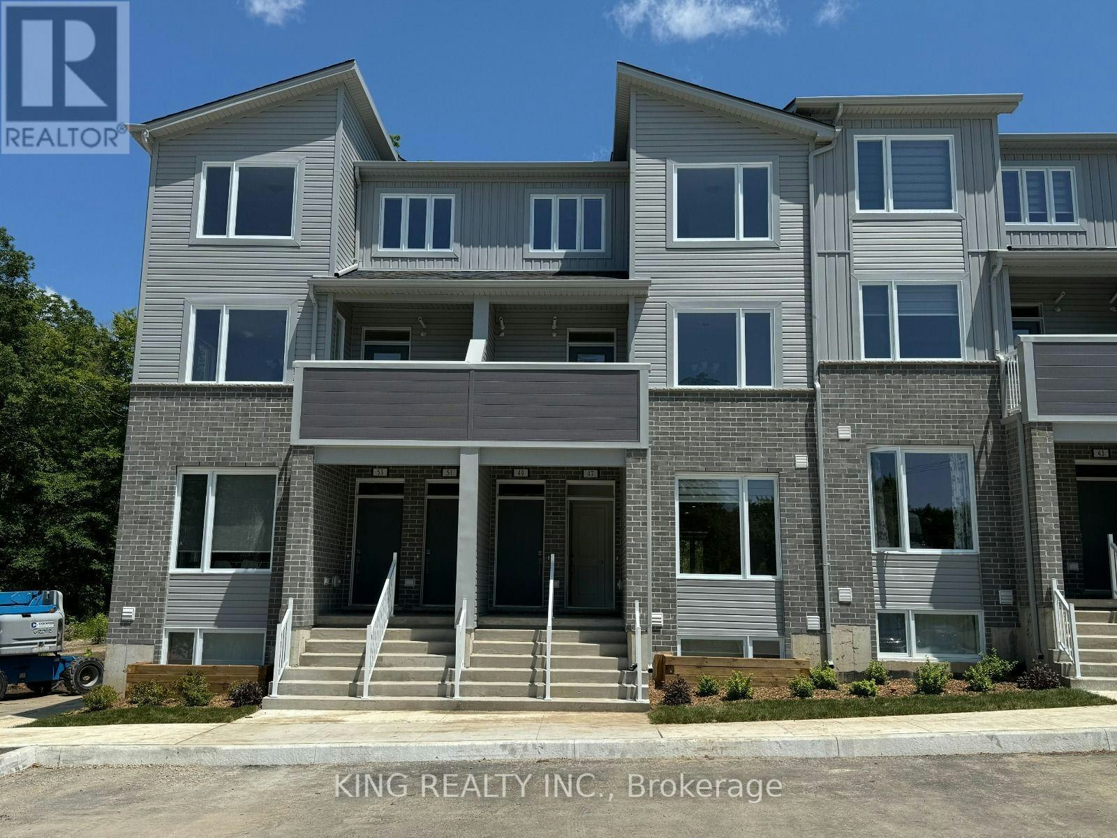 47-990 Deveron Crescent, London, ON, N5Z 0B3