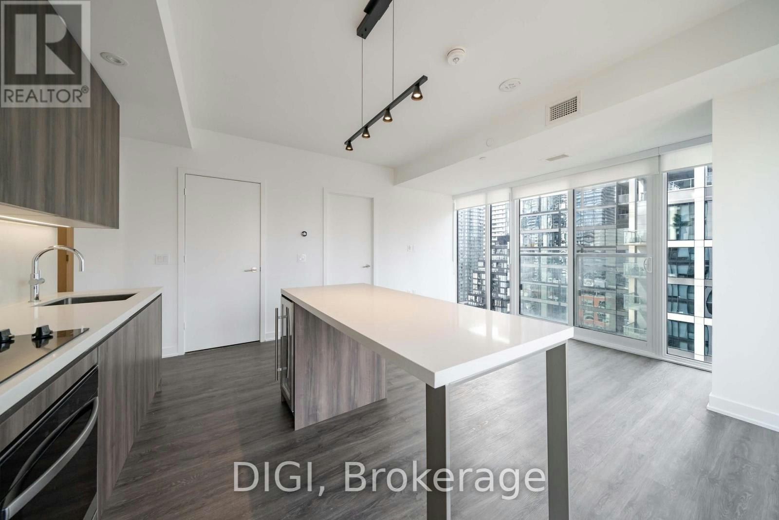 2406-8 Gloucester Street, Toronto, ON, M4Y 0H8 5