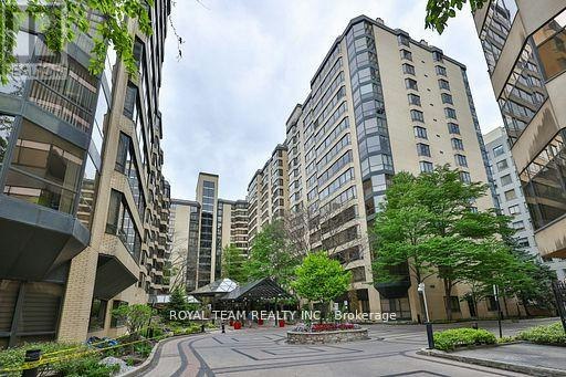 C-PH 10-211 Saint Patrick Street, Toronto, ON, M5T 2Y9