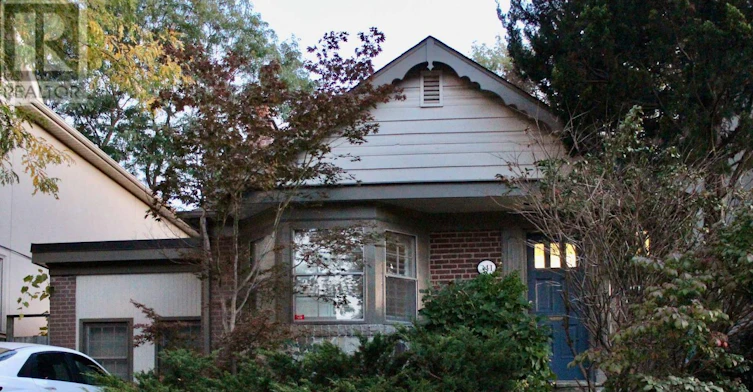 341 Moore Avenue, Toronto, ON, M4G 1E2