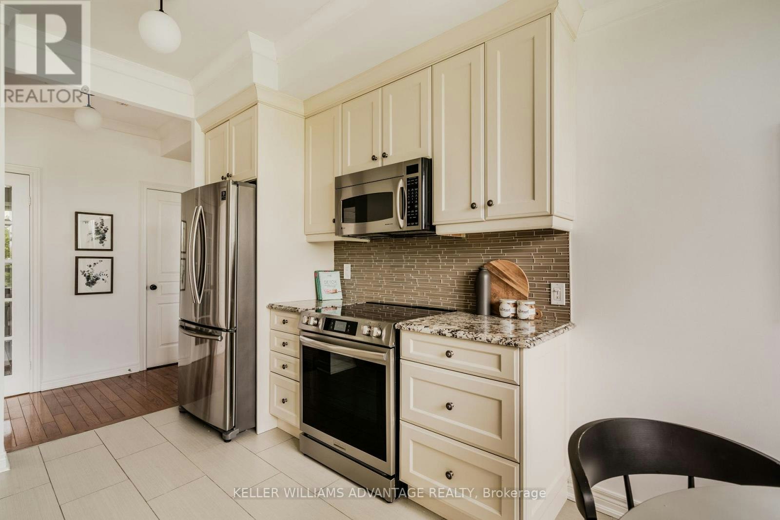 321-9 Boardwalk Drive, Toronto, ON, M4L 6T1 - 10