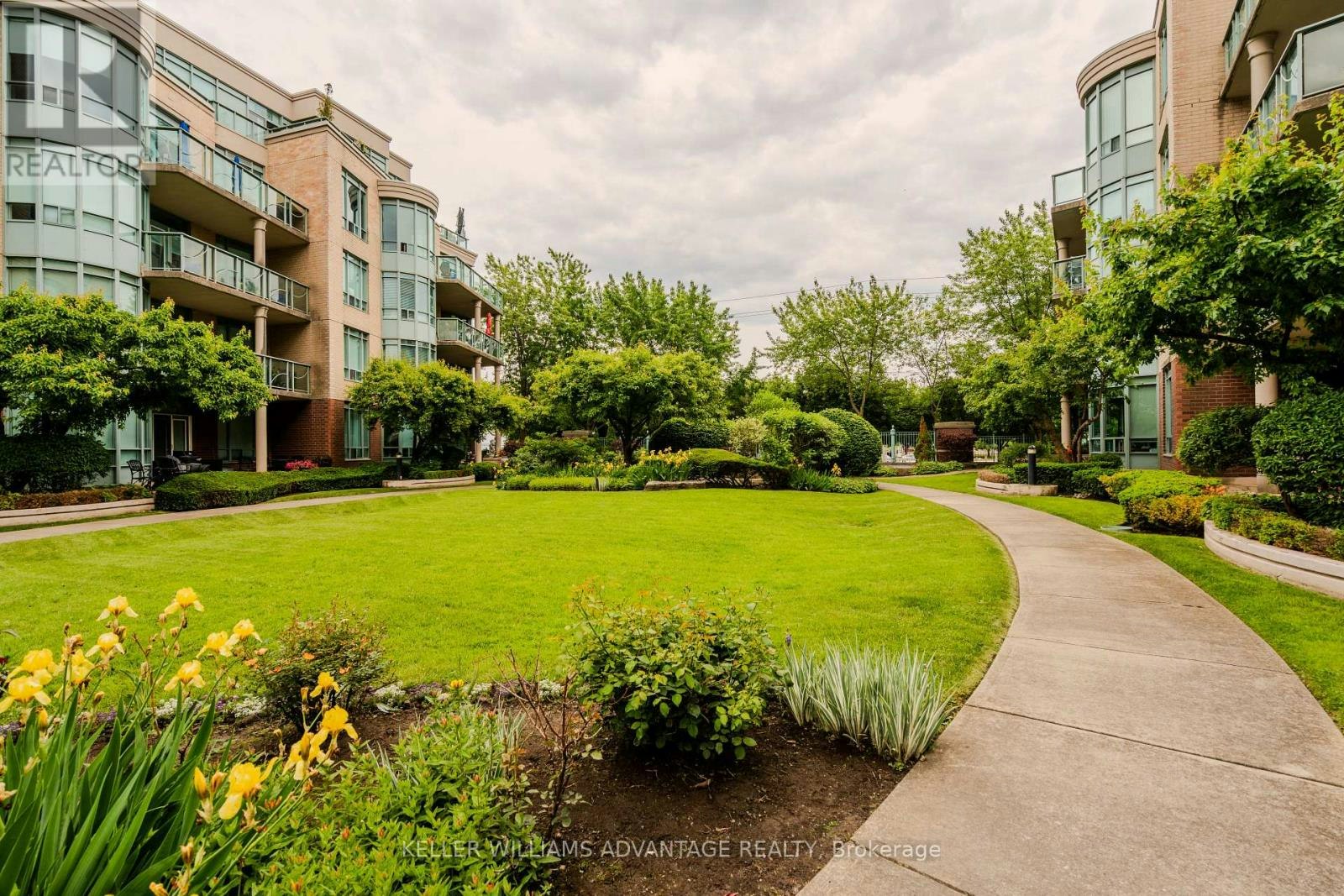 321-9 Boardwalk Drive, Toronto, ON, M4L 6T1 - 27